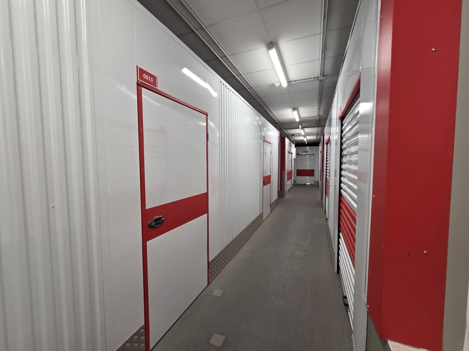 Self-storage facilities reference photo 17